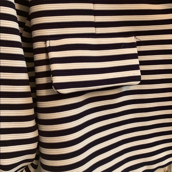 Blue and white stripes Blazer🛍 - Picture 2 of 4